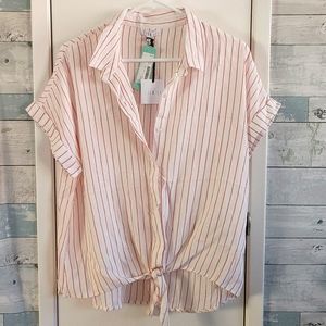 Lila Li Medium Junipir Tie Front Top
